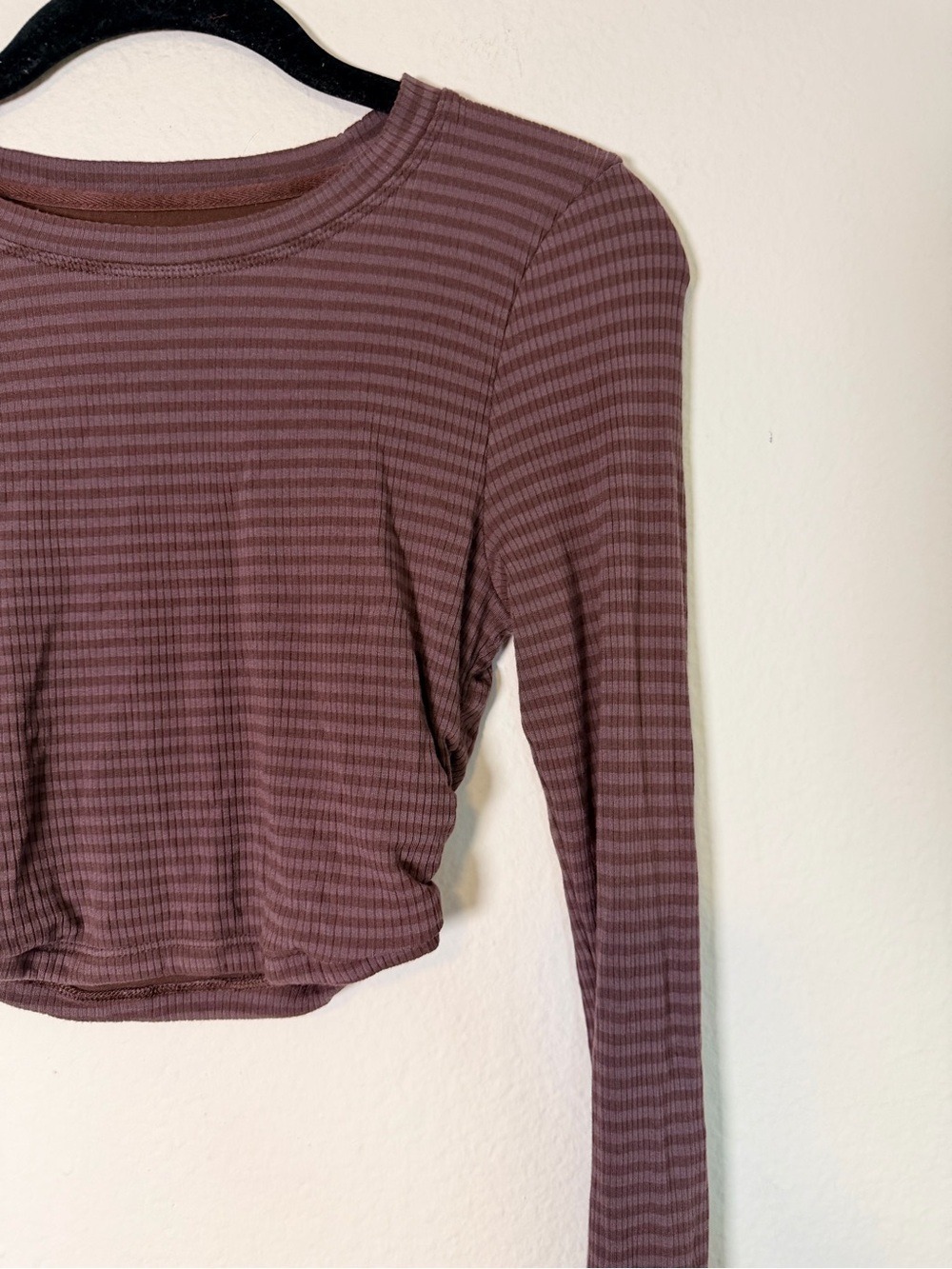 OFFLINE by Aerie Brown Stripe Ruched Crop Top XS - Picture 5 of 9